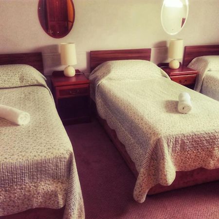 Amber Lodge Budget Accommodation 골웨이 외부 사진
