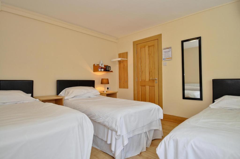 Amber Lodge Budget Accommodation 골웨이 객실 사진