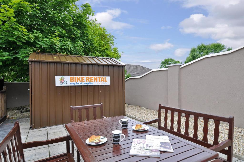 Amber Lodge Budget Accommodation 골웨이 외부 사진