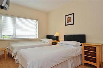 Amber Lodge Budget Accommodation 골웨이 외부 사진