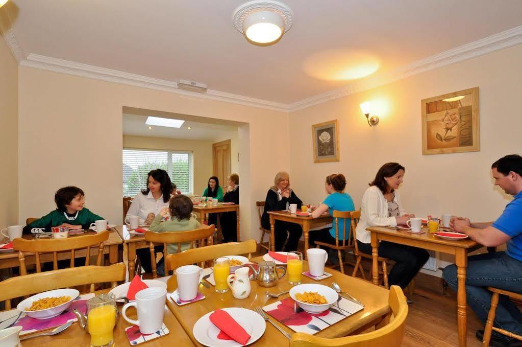 Amber Lodge Budget Accommodation 골웨이 외부 사진